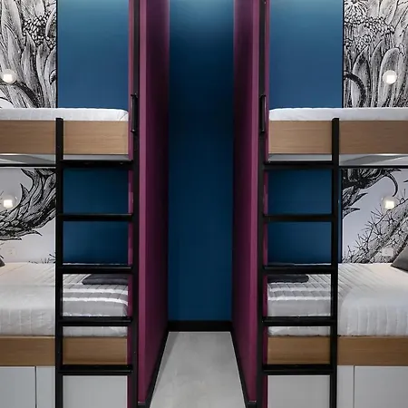 Cocoon Hostel *